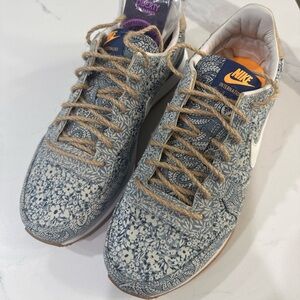 Nike Internationalist Liberty QS Paisley W Sz 6.5 New 654938 400 NEW NO BOX